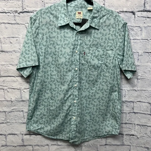 NWT-Levi's | Starlight Blue Swirly Florals Pocket Short-Sleeve Button-Up - Men - Picture 3 of 8